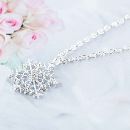 Fashionable Snowflake Diamond Necklace