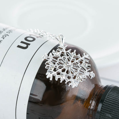 Fashionable Snowflake Diamond Necklace