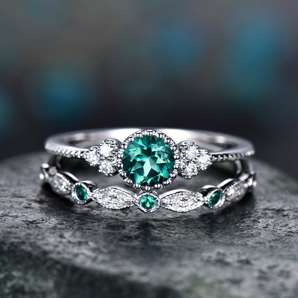 Two-piece Emerald Ring Set