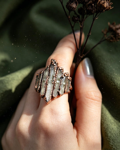 Irregular-Shaped Rock Bordering Ring