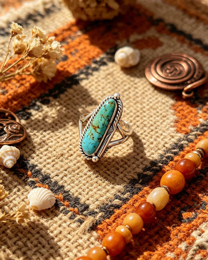 Waterdrop-shaped Turquoise Patterned Ring