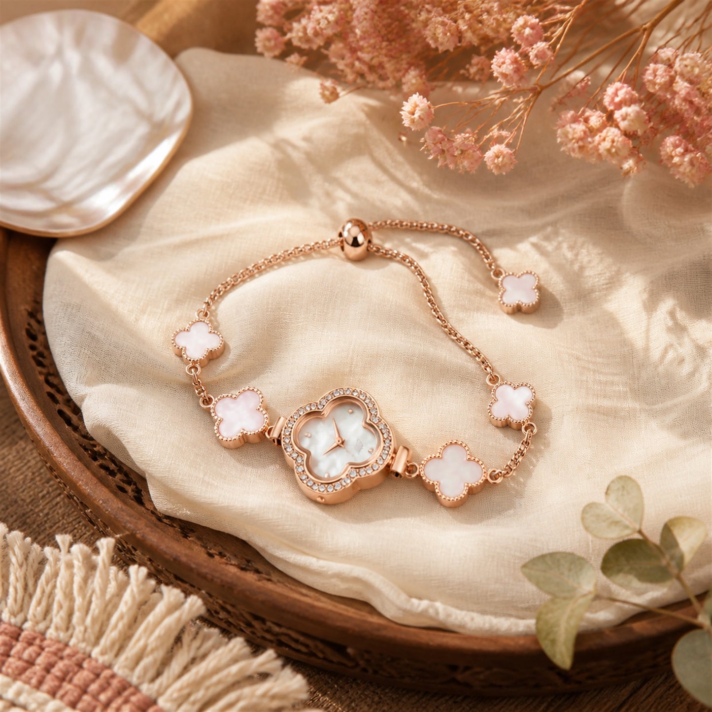 Four-leaf Clover Diamond-studded Watch