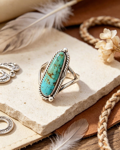 Waterdrop-shaped Turquoise Patterned Ring