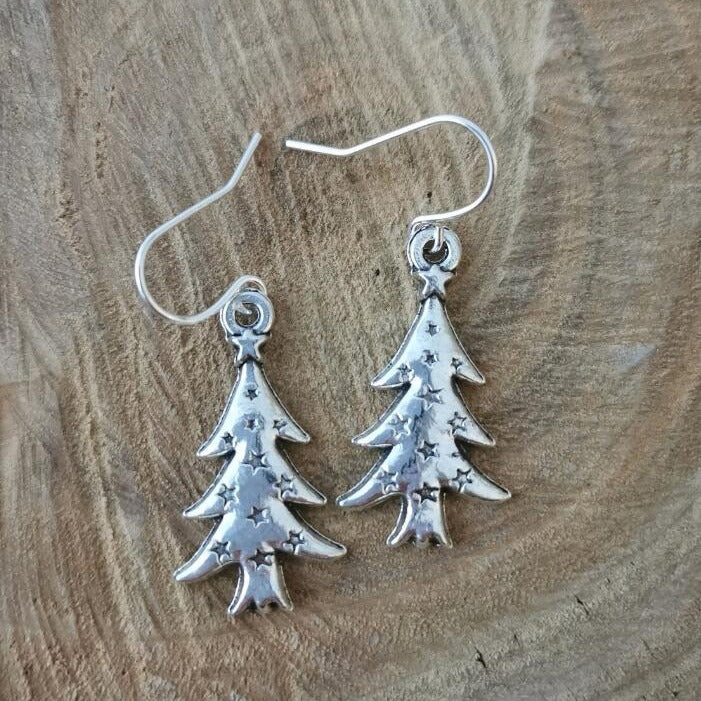 Exquisite and Simple Christmas Tree Earrings