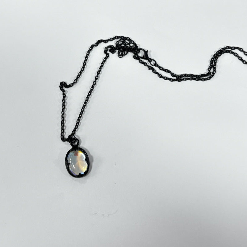 Retro Oval-Shaped Necklace