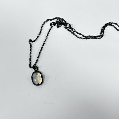 Retro Oval-Shaped Necklace