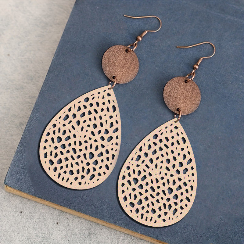 Retro Hollow Spider Web Wooden Pendant Earrings