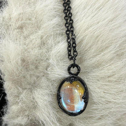 Retro Oval-Shaped Necklace