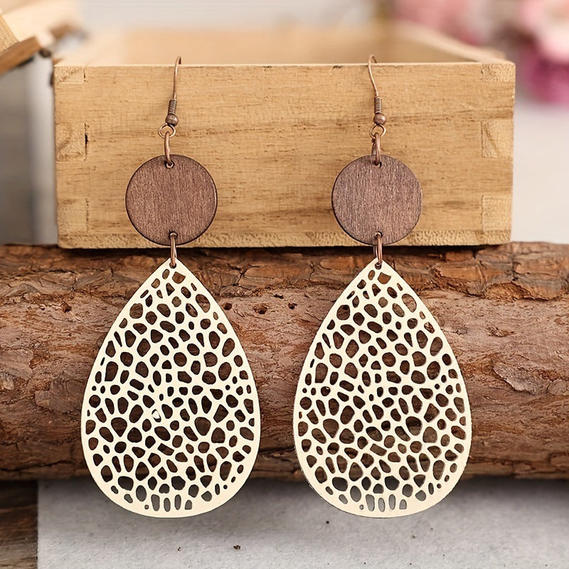 Retro Hollow Spider Web Wooden Pendant Earrings